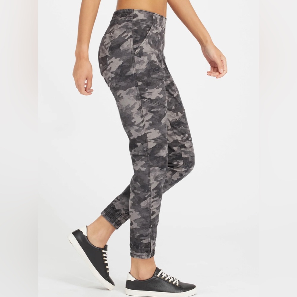 Spanx Stretch Twill Cargo Jogger ~ Blackwash Camo ~ NWT! Size:Various - Picture 7 of 16